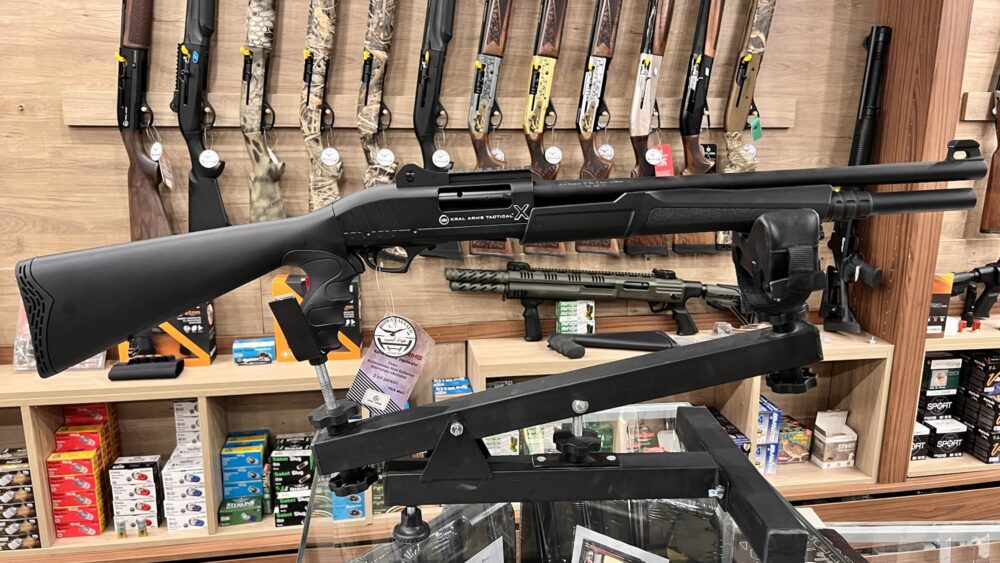 Shotguns-Howatalsay-هواة الصيد للاسلحة والذخائر-gunshop