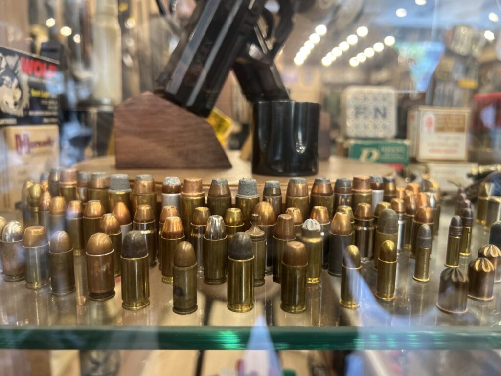 عتاد وذخيرة المسدسات-pistols ammo-هواة الصيد للاسلحة والذخائر