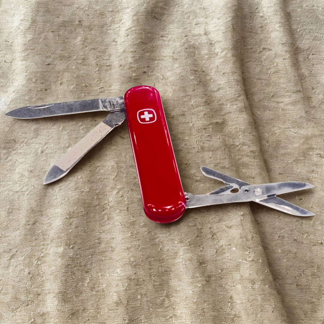 سكين سويسرية Victorinox Classic SD - ألوان كلاسيكية (7 وظائف)