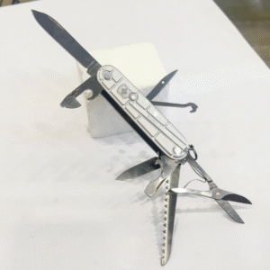 سكين سويسرية متعددة الاستخدامات Huntsman من Victorinox – 15 وظيفة