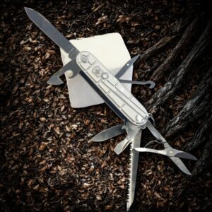 سكين سويسرية متعددة الاستخدامات Huntsman من Victorinox – 15 وظيفة